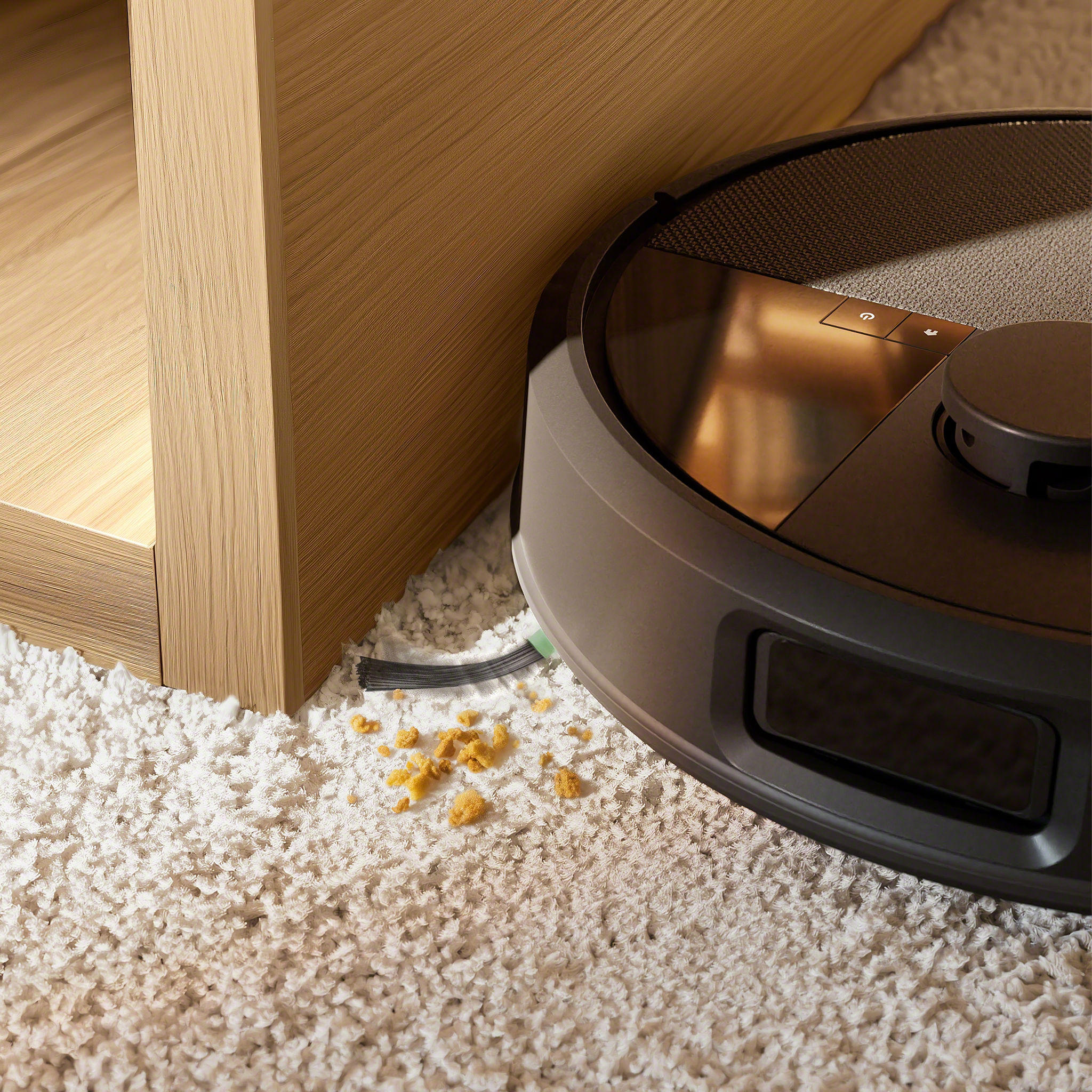 Roomba_Max_705_Vac_AutoEmpty_Black_Photo_InSitu_EdgeSweeping_3000x3000