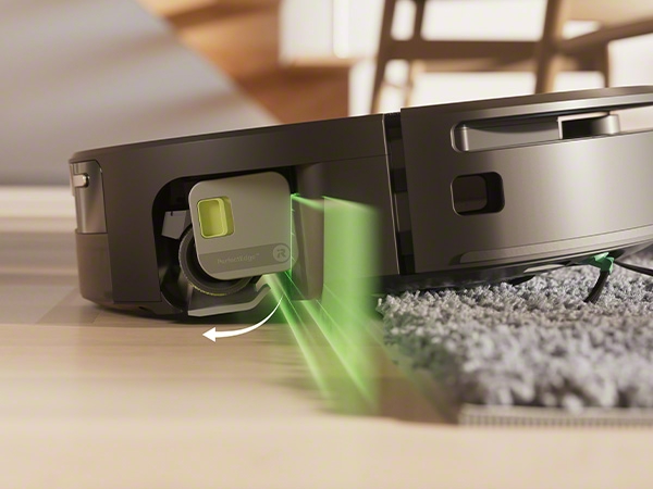Roomba_Max_705_Combo_AutoWash_Black_Photo_InSitu_Amazon_Hotspot_ProtectiveCover_Mobile_600x450